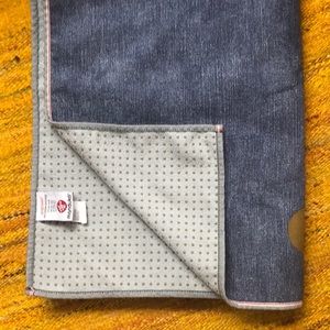 Manduka Yogitoes Non-Slip Towel with Skidless nubs
